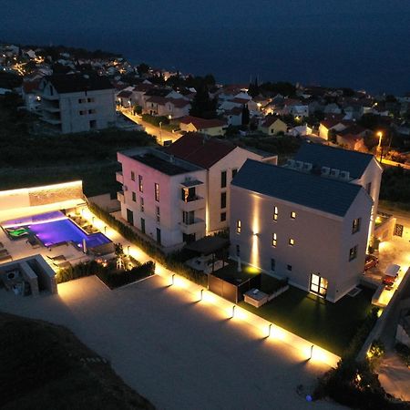 Apartament Grey House Bol Zewnętrze zdjęcie