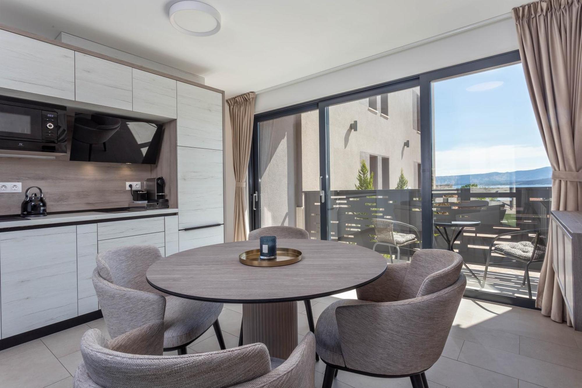 Apartament Grey House Bol Zewnętrze zdjęcie